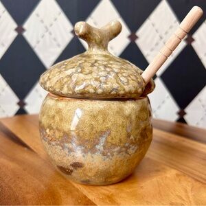 Artisan Ceramic Honey Jar with Lid and honey stick- Brown